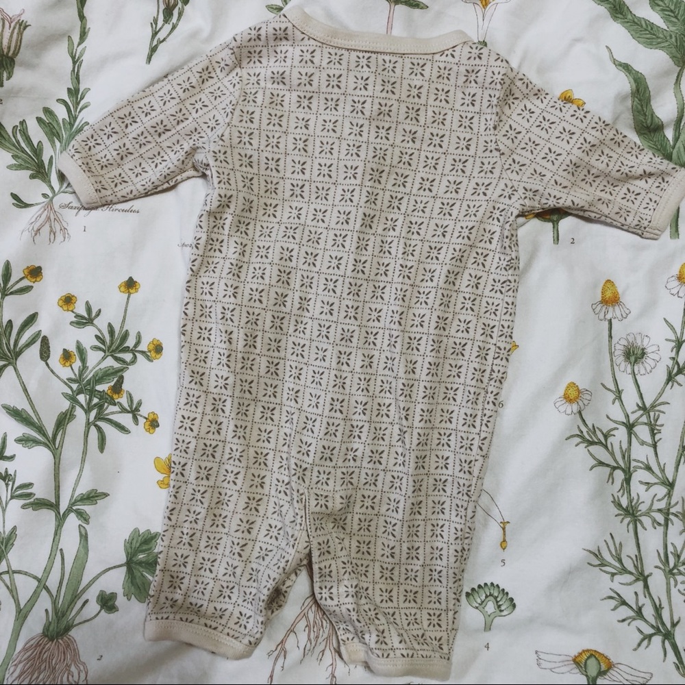 ❌SOLD❌ Newborn Baby Bundle Jacket+rompers - Picture 4 of 8